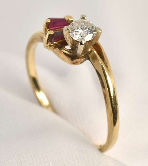 Sweet Diamond & Ruby Ring