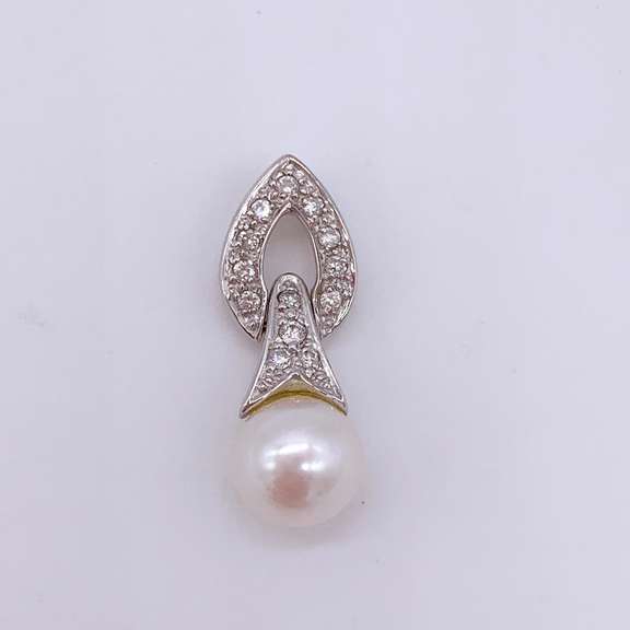 14kt Gold, Pearl, & Diamond Pendant