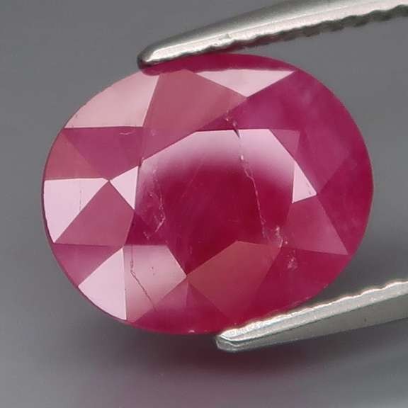 Heated only! 4.56ct top red pink Ruby