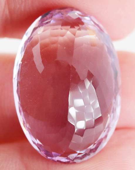 Heavy flashing! 32.84ct Rose de Franc Amethyst