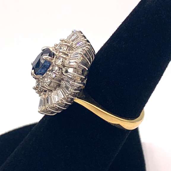18KT Sapphire Cocktail Ring