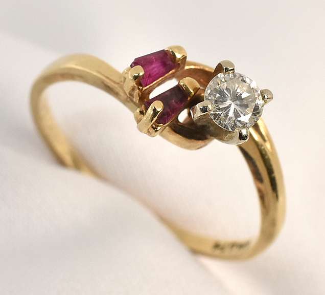 Sweet Diamond & Ruby Ring