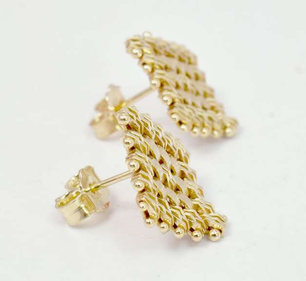 Classy Ladies 14K Yellow Gold Earrings