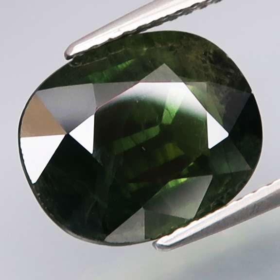 Gorgeous 7.20ct hunter green Sapphire