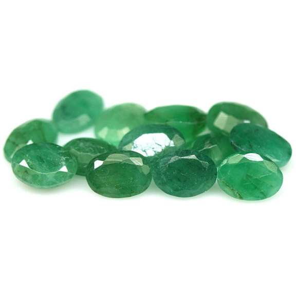 Rich emerald green 9.05ct 13pc emerald set