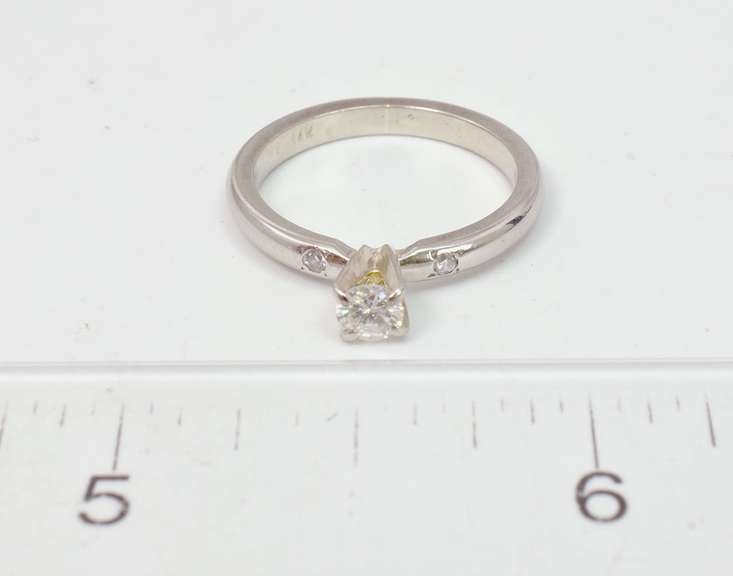 Delicate Diamond Ring in 14K White Gold