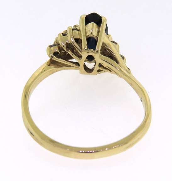 Attractive Marquise Blue Sapphire Yellow Gold Ring
