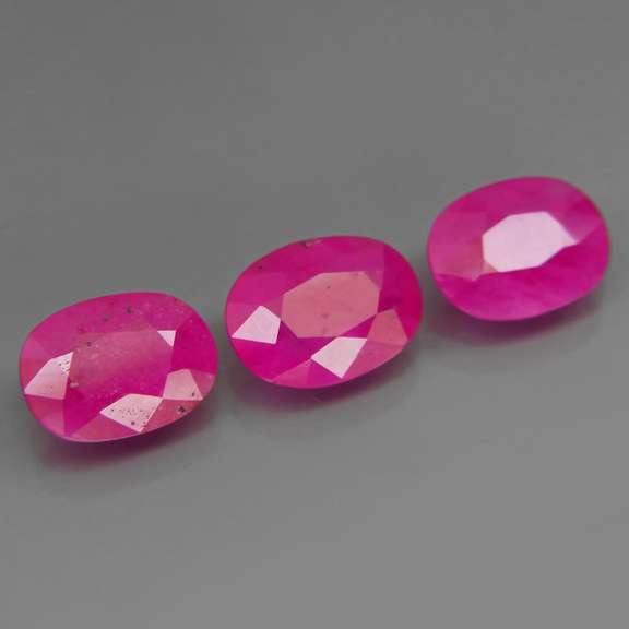 Heated only! 4.82ct natural pinkish red Ruby set