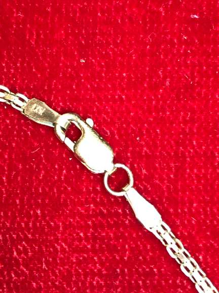 LADIES 14K GOLD AND DIAMOND NECKLACE