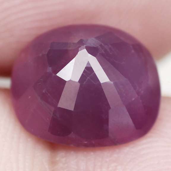 Stunning 5.10ct rare unheated violet Ruby