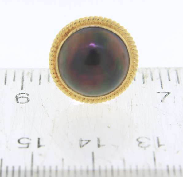 Pleasing 18kt Black Mabe Pearl Earrings