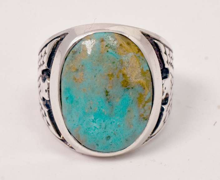 Magical Native American Large Turqoise in sterling silver ring