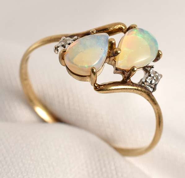 Sweet Little Opal Ring