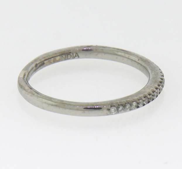 Charming White Gold Single Row Diamond Band