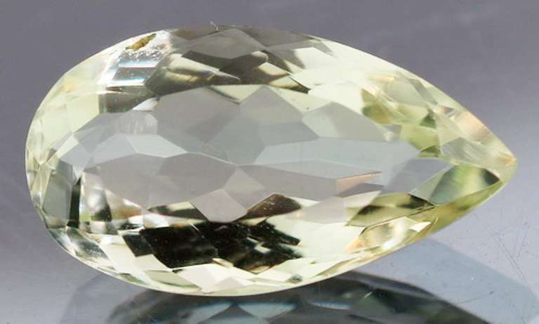 Brilliant 5.50ct platinum green Amethyst