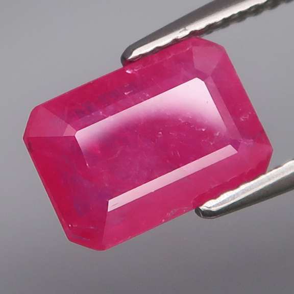 Absolutly stunning 2.52ct Ruby -Heated only!