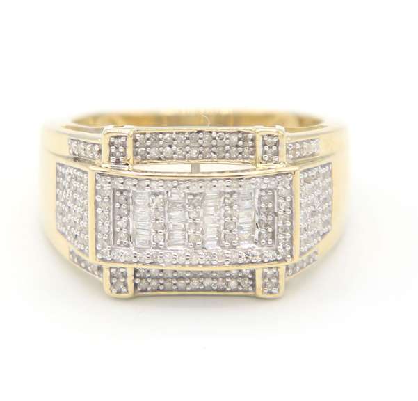 Graceful Yellow Gold Diamond Ring