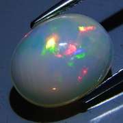 Block patterned 2.60ct frosty white Jelly Opal