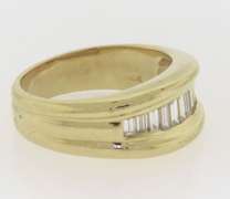 Charming Yellow Gold 1cts Diamond Men's Wedding Band