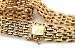 Breathtaking Yellow Gold Panther Design Diamond Necklace