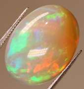 Vibrant 3.27ct rolling flashing Welo Opal