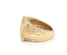 Enchanting 10kt Yellow Gold Cluster Ring