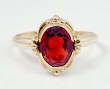 Vintage Garnet Ring in Yellow Gold
