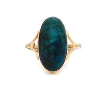 Gorgeous Oval Green Stone Yellow Gold Ring