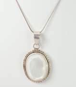 Captivating Mother of Pearl Pendant Necklace