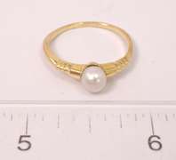 Lush Pearl Set in 14k Gold Textured Ring