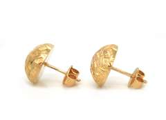 Powerful 18kt Round Textured Button Earrings