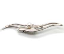 Whimsical 14kt WG Pearl Bird Pin