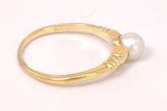 Lush Pearl Set in 14k Gold Textured Ring
