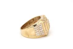 Elegant 10kt Yellow Gold Diamond Ring