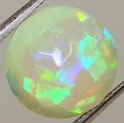 Captivating 2.70ct fully natural Welo Opal solitaire