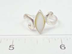 Vintage Mother of Pearl Ring in Sterling Silver