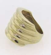 Charming Yellow Gold Wide Ribbed Gold Ring