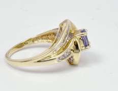 Tanzanite & Diamond Ring in Yellow Gold