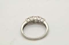 LADIES PLATINUM DIAMOND BAND