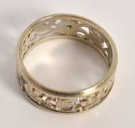 Vintage Pierced Floral White Gold Band