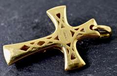 Impressive 18K Crucifix by Chimento
