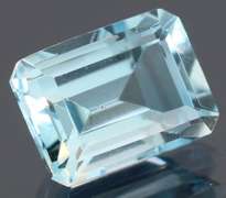 Beautiful 6ct emerald cut Topaz