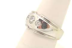 14 KT WHITE GOLD MENS DIAMOND BAN