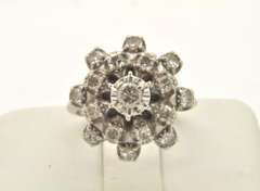 LADIES 14 KT VINTAGE WHITE GOLD DIAMOND PYRAMID RING