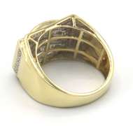 Stunning Yellow Gold Diamond Ring