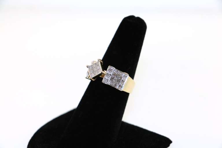 Extravegant 14kt Yellow Gold Square Patterned Diamond Ring