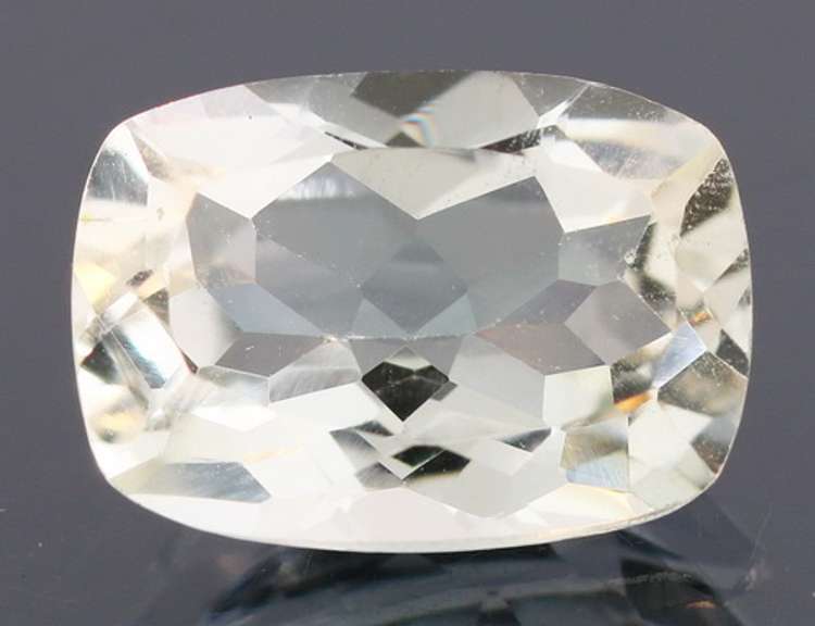 Brilliant 8.37ct platinum green Amethyst