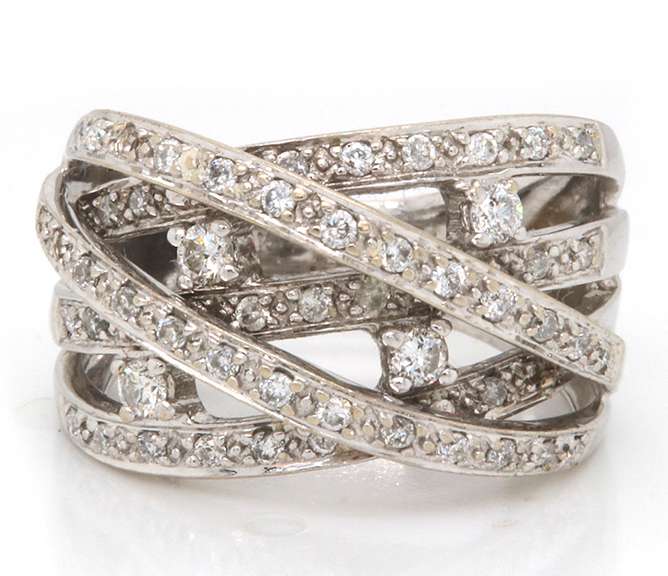 LADIES OVERLAP DIAMOND BURST RING. 14K WHITE GOLD