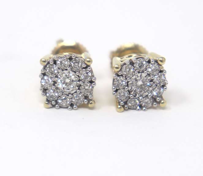 Lovely Yellow Gold Diamond Earrings