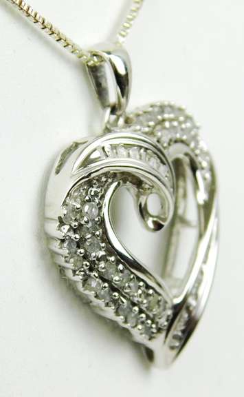 High Quality Sterling & Diamonds Heart Necklace
